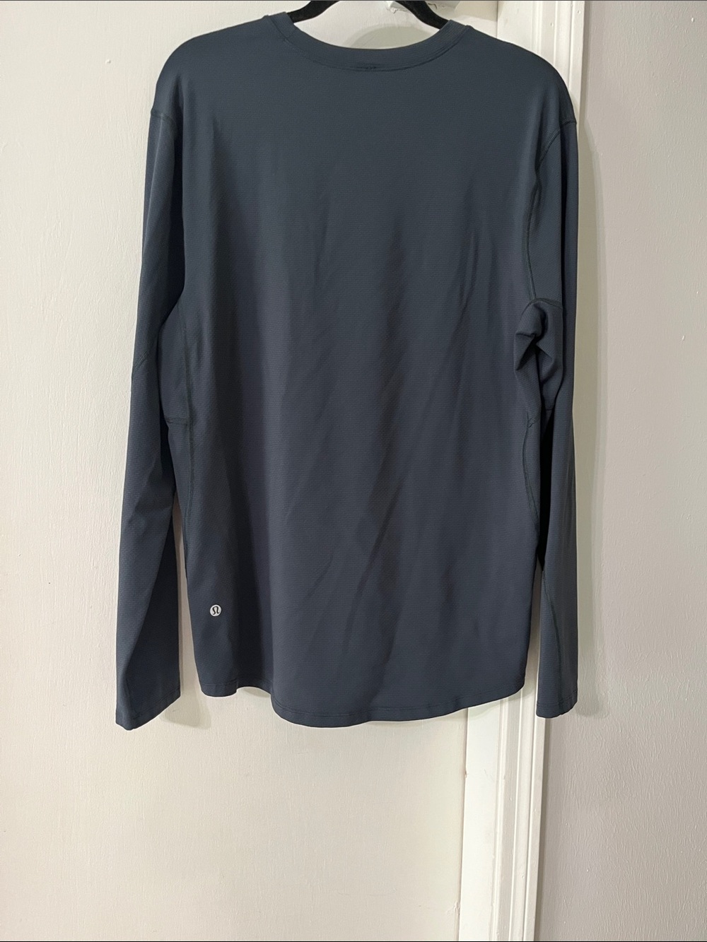 lululemon athletica Men's  gray Long Sleeve Crew